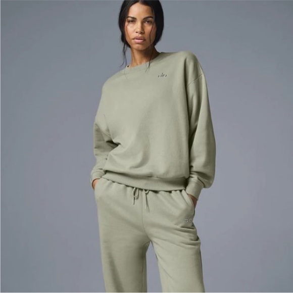 ALO Yoga Sweaters - Alo Yoga Accolade Crewneck Pullover Limestone